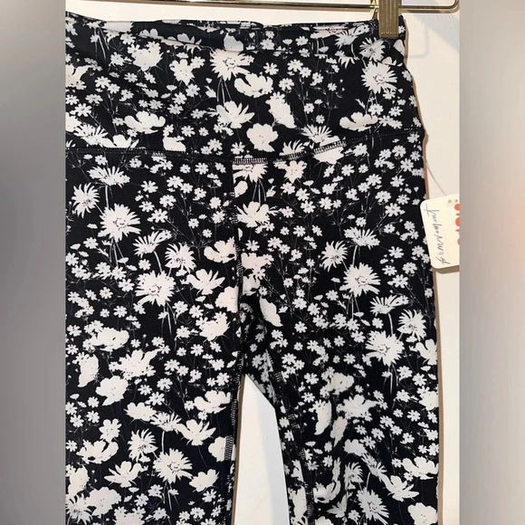 Free People Floral Black And‎ White Leggings - Picture 5 of 5